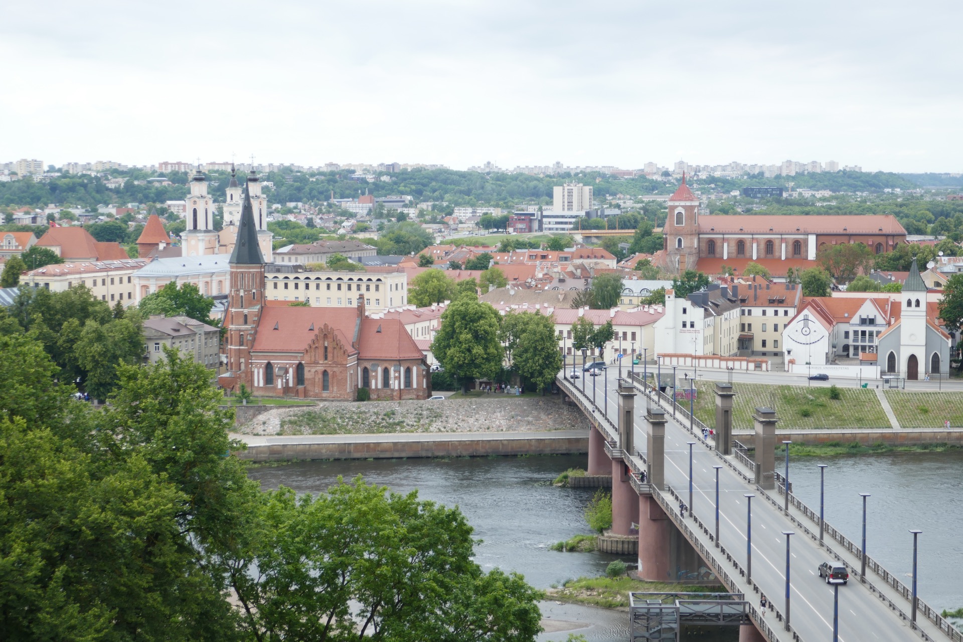 pohled shora na staré město