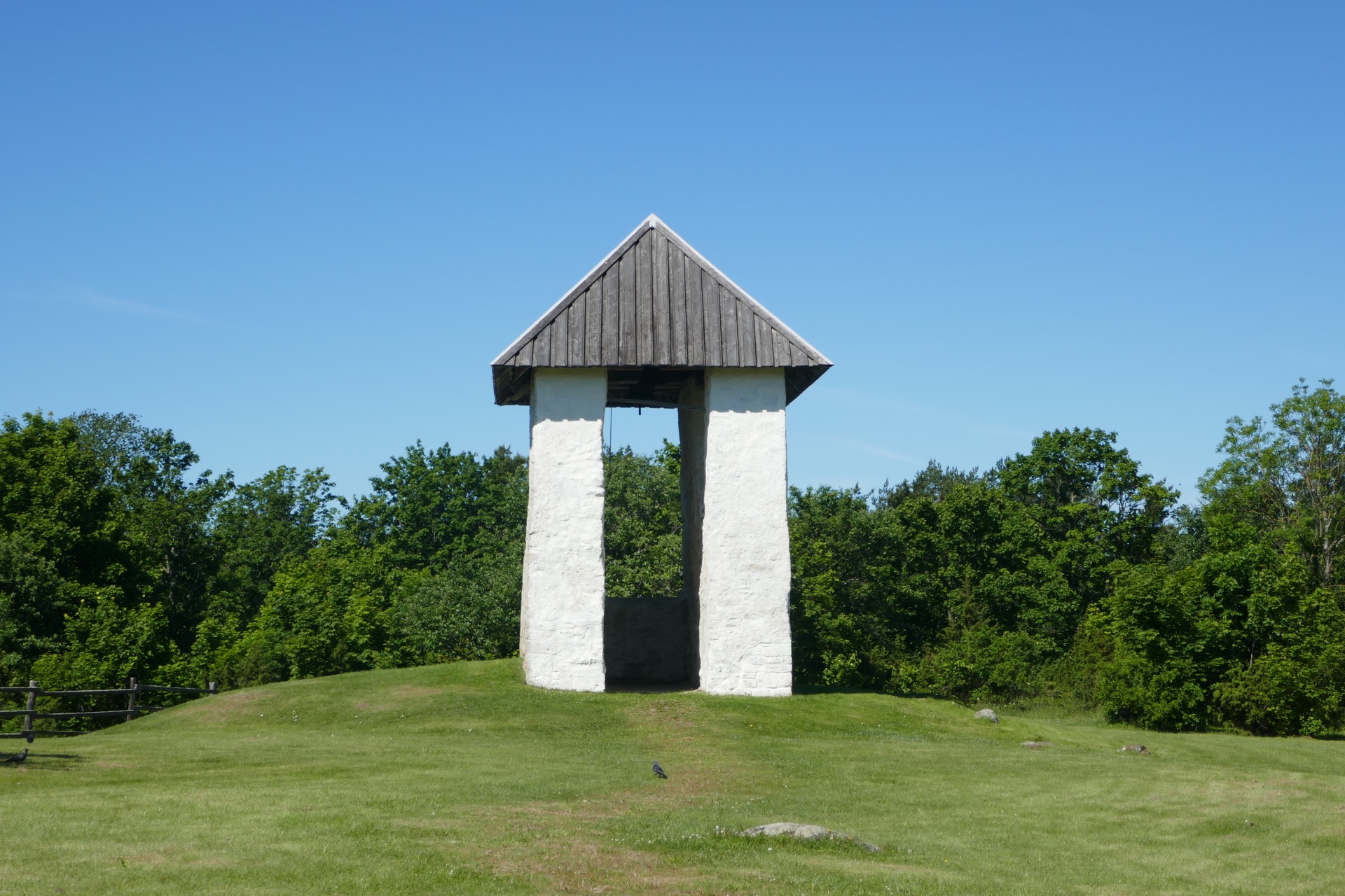 patří k němu zvonice