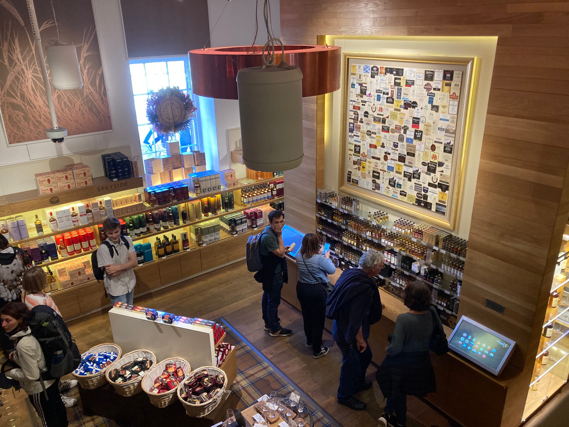 do whisky heritage centra hned pod ním