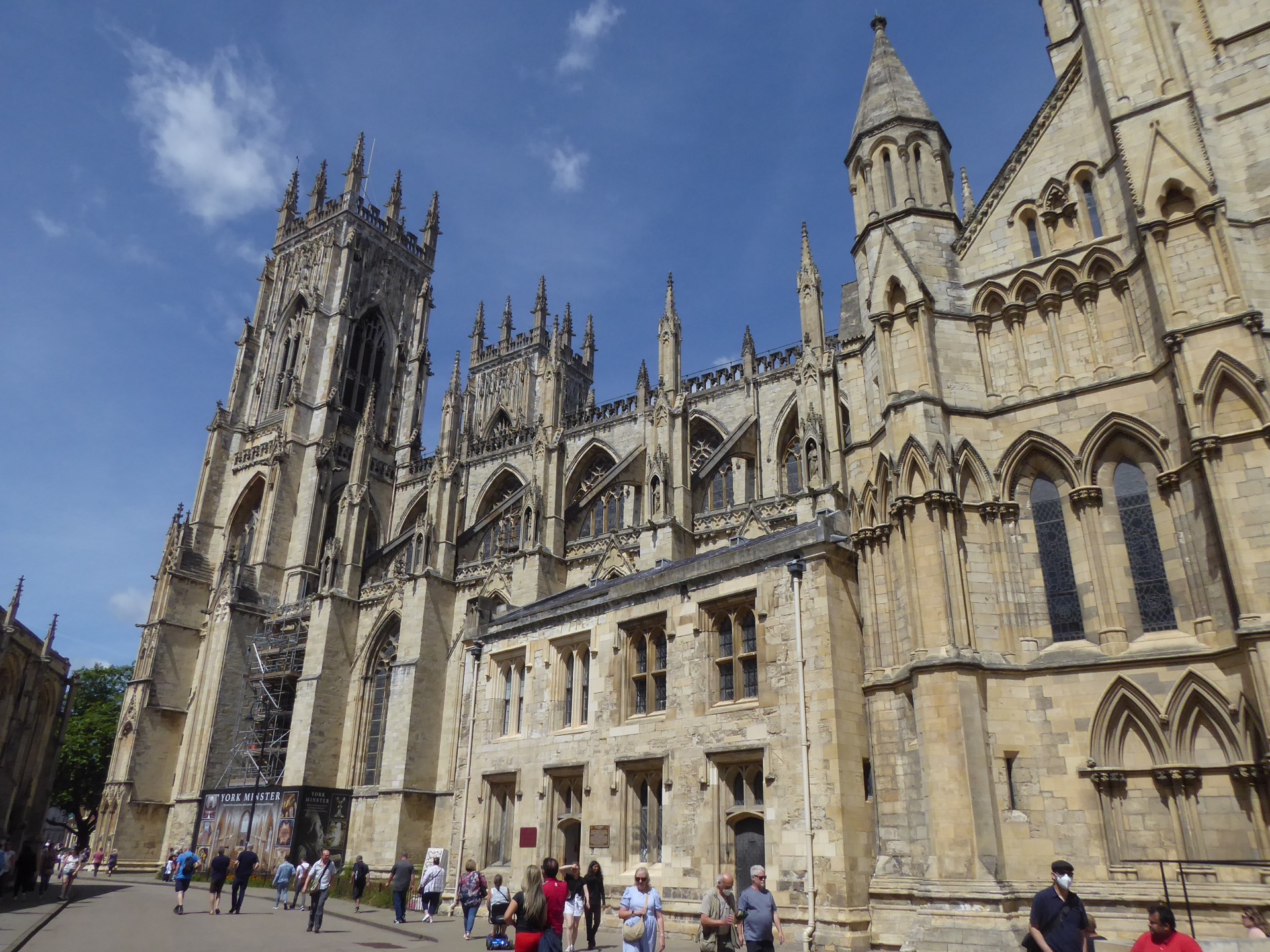 katedrále tu říkají Minster