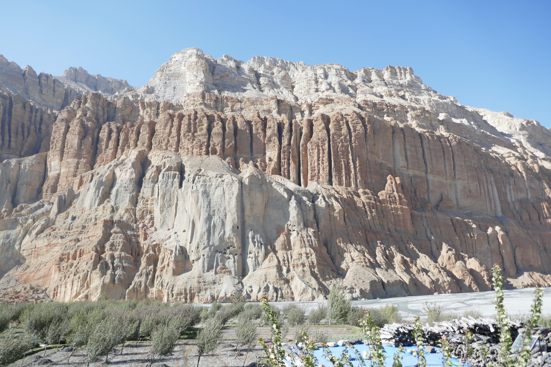 výhled z okna v Chhusangu