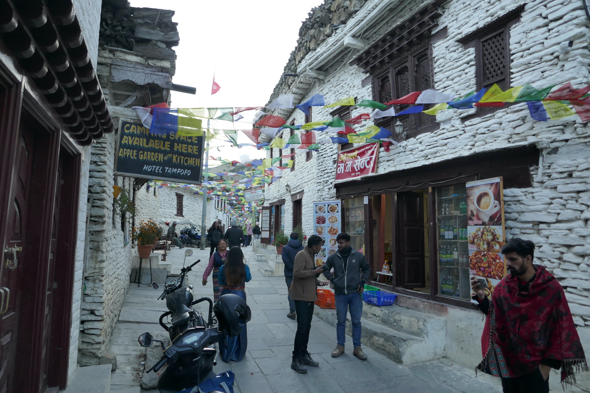 hlavní ulice v Marphě