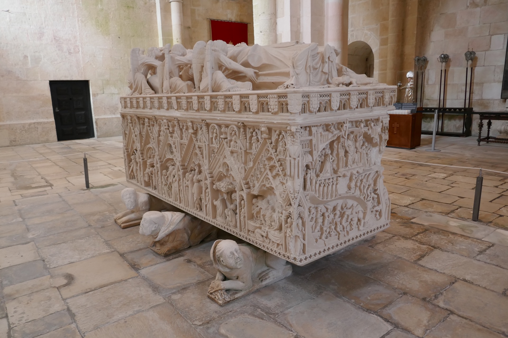 jeden ze dvou slavných náhrobků 