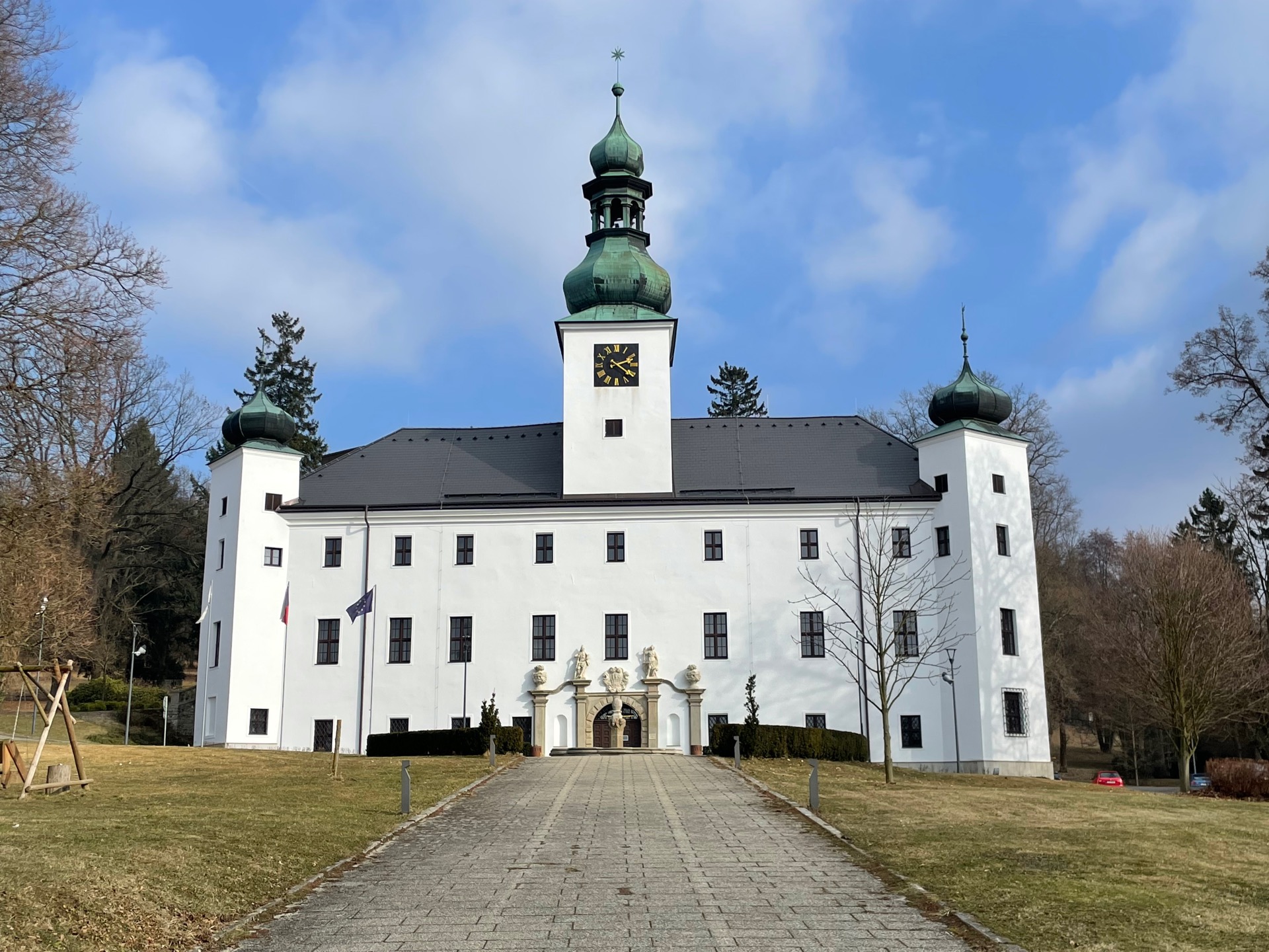 na zámku svítí nová fasáda