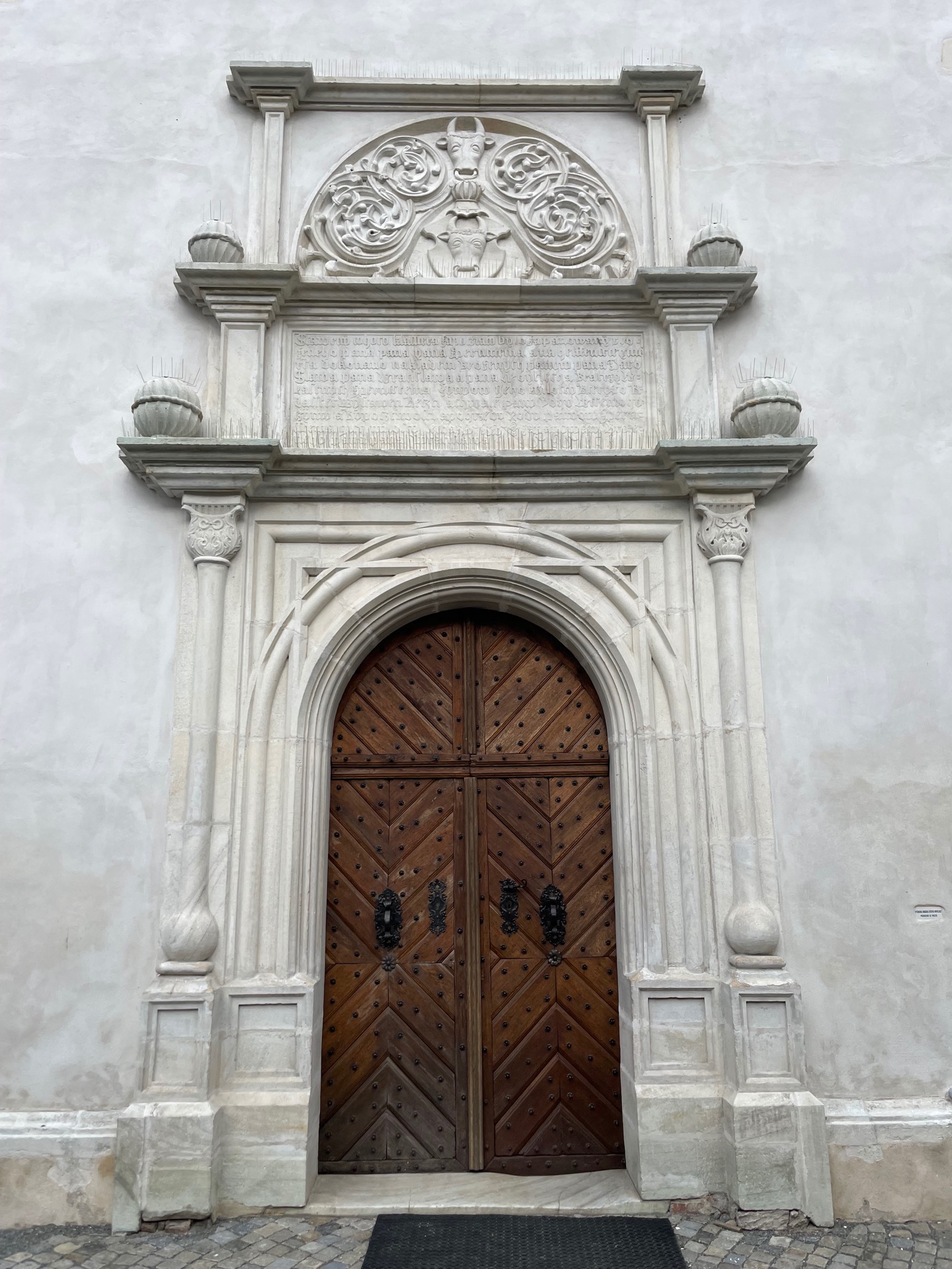 a ukázka kamenické práce v exteriéru