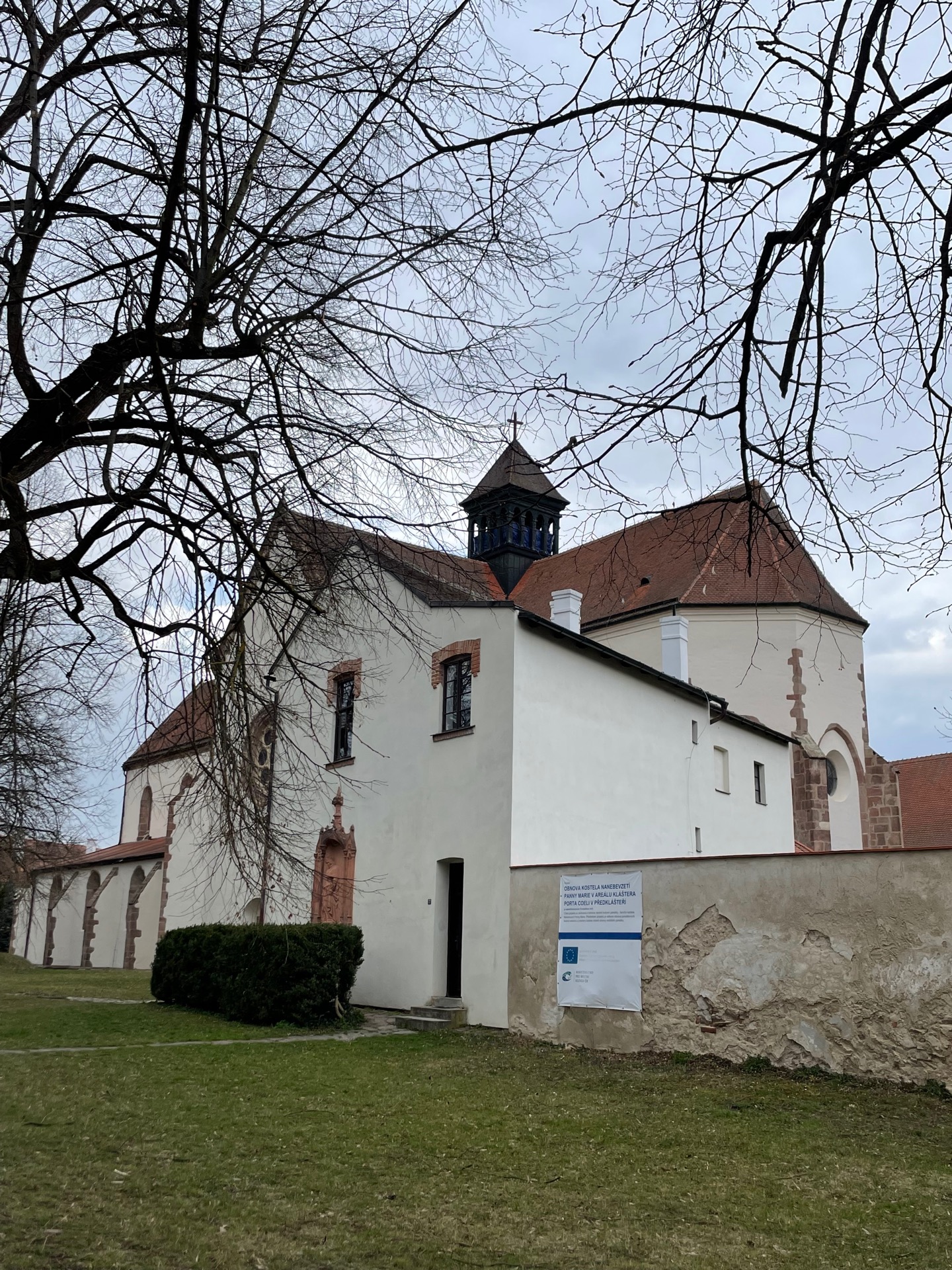 kostel Nanebevzetí panny Marie v Předklášteří