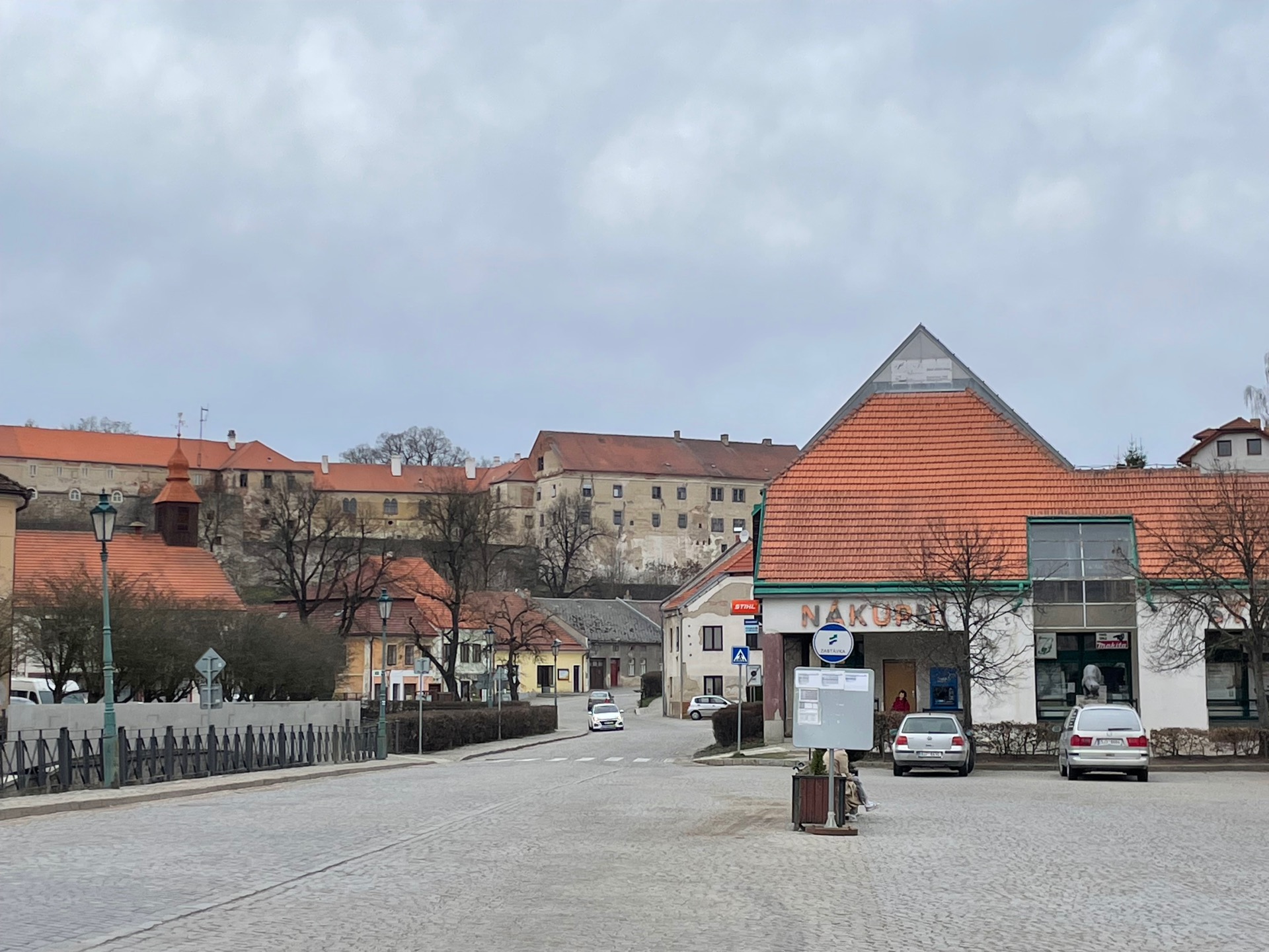 skoro jako Hradčana