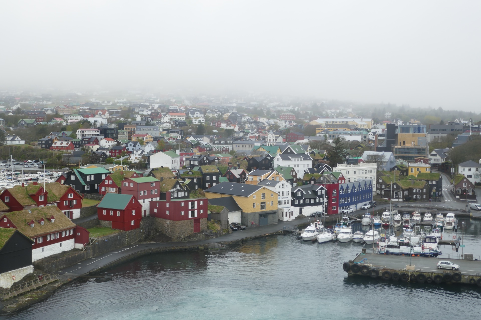 Torshavn z lodi
